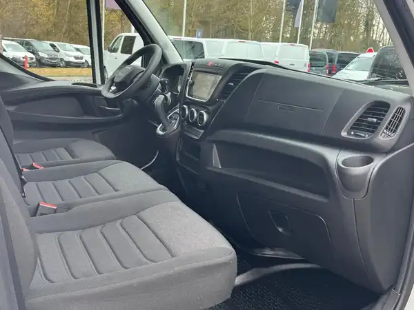 IVECO DAILY (17/21)