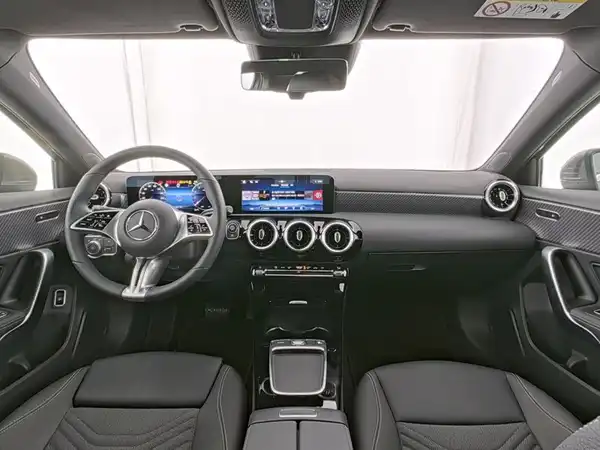 MERCEDES-BENZ A 180 (7/10)