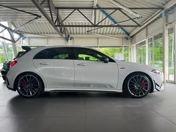 MERCEDES-BENZ A-KLASSE (4/30)