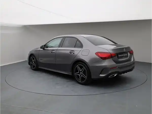 MERCEDES-BENZ A 180 (4/20)