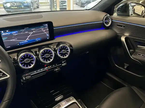 MERCEDES-BENZ A 180 (21/23)