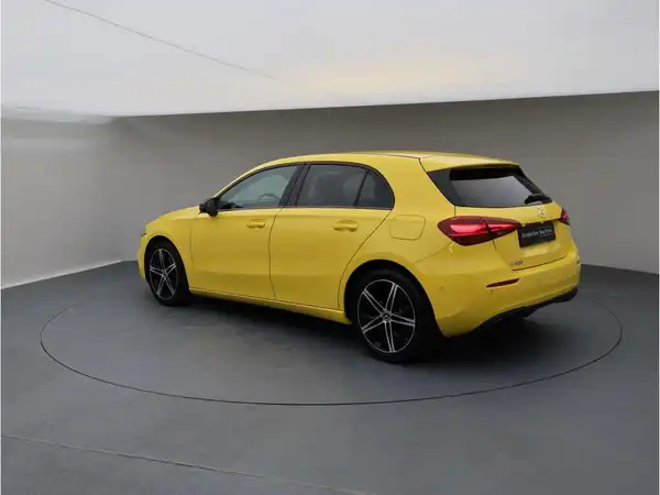MERCEDES-BENZ A 180 (4/22)