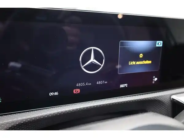 MERCEDES-BENZ A 180 (13/24)