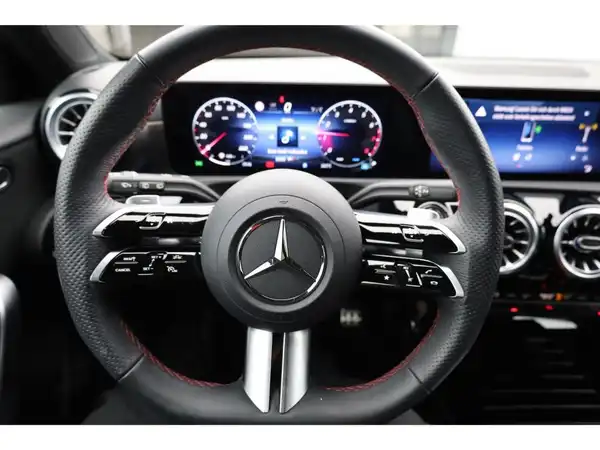MERCEDES-BENZ A 180 (15/24)