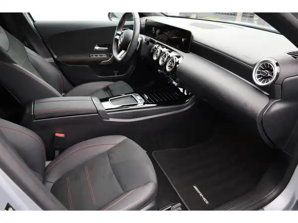 MERCEDES-BENZ A 180 (19/24)