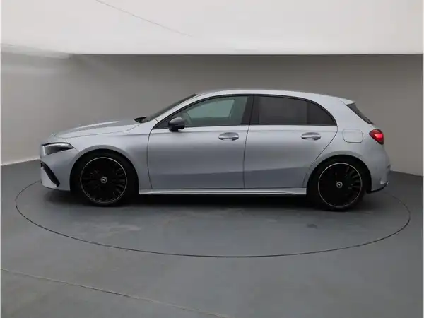 MERCEDES-BENZ A 180 (3/24)