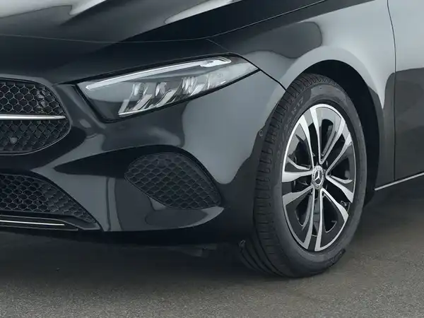 MERCEDES-BENZ A 180 (4/10)