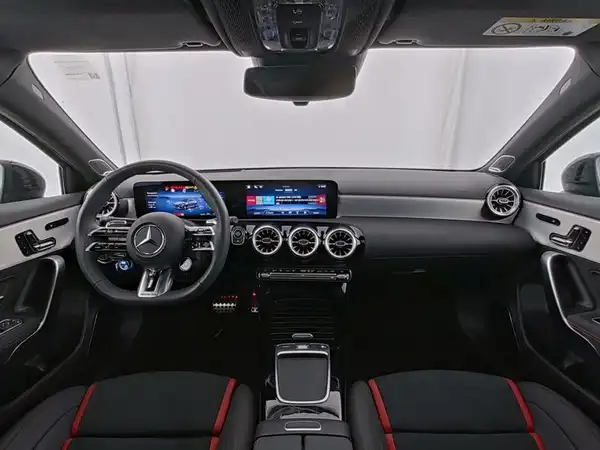 MERCEDES-BENZ A-KLASSE (8/10)