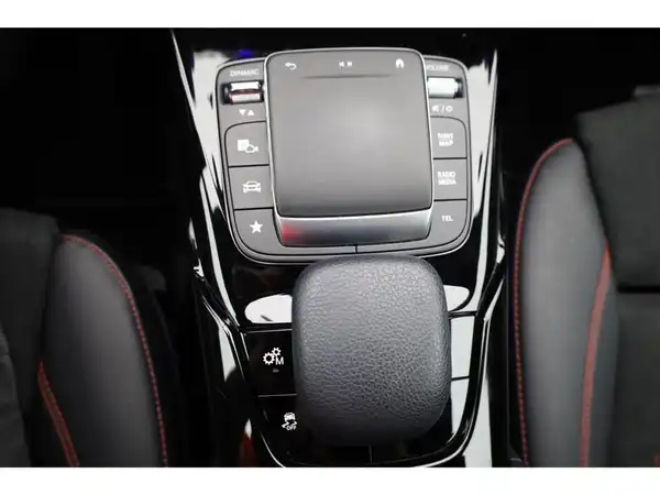 MERCEDES-BENZ A-KLASSE (23/26)