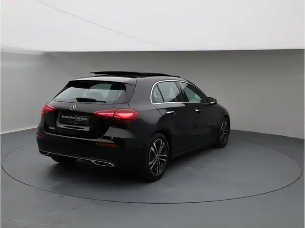 MERCEDES-BENZ A 180 (6/10)