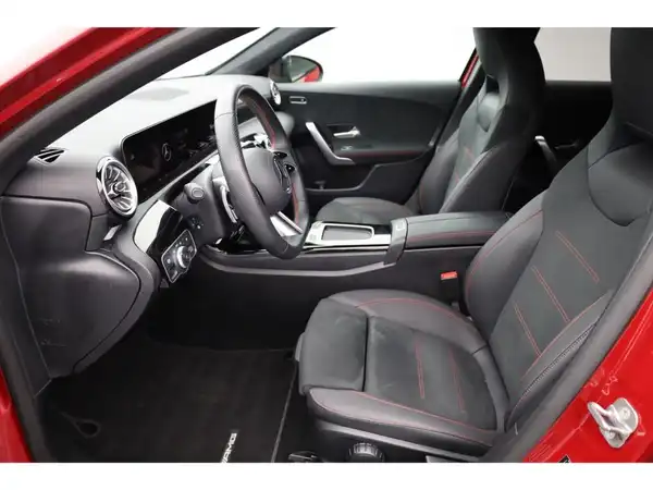 MERCEDES-BENZ A 180 (13/25)
