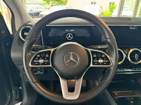 MERCEDES-BENZ B 200 (16/19)