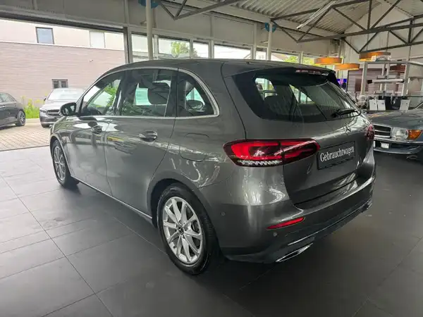 MERCEDES-BENZ B 200 (3/19)