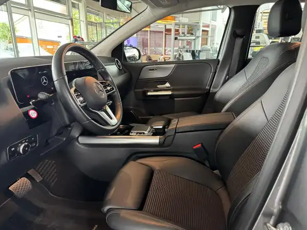 MERCEDES-BENZ B 200 (8/19)