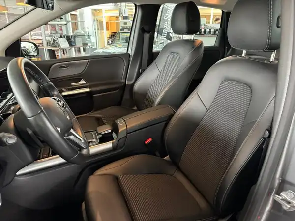 MERCEDES-BENZ B 200 (9/19)
