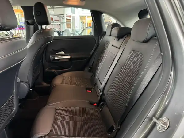 MERCEDES-BENZ B 200 (10/19)