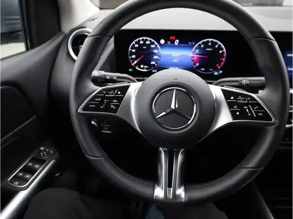 MERCEDES-BENZ B 220 (12/23)