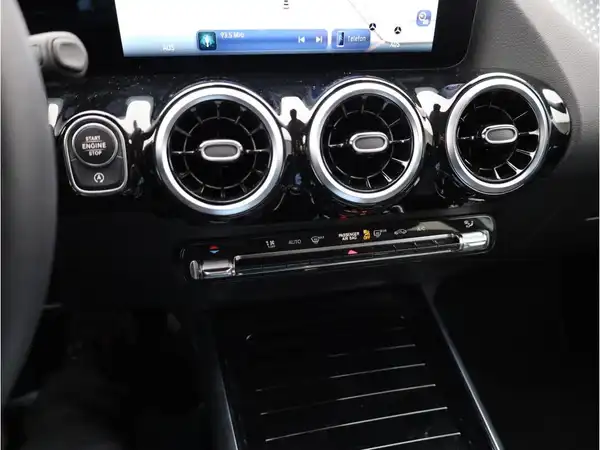 MERCEDES-BENZ B 220 (14/23)