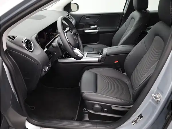 MERCEDES-BENZ B 220 (15/23)