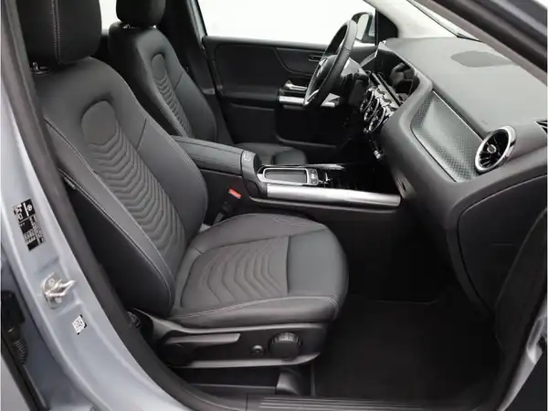 MERCEDES-BENZ B 220 (16/23)