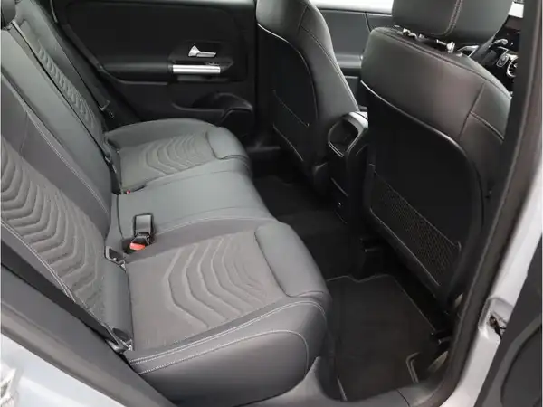 MERCEDES-BENZ B 220 (19/23)