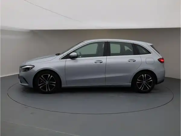 MERCEDES-BENZ B 220 (3/23)