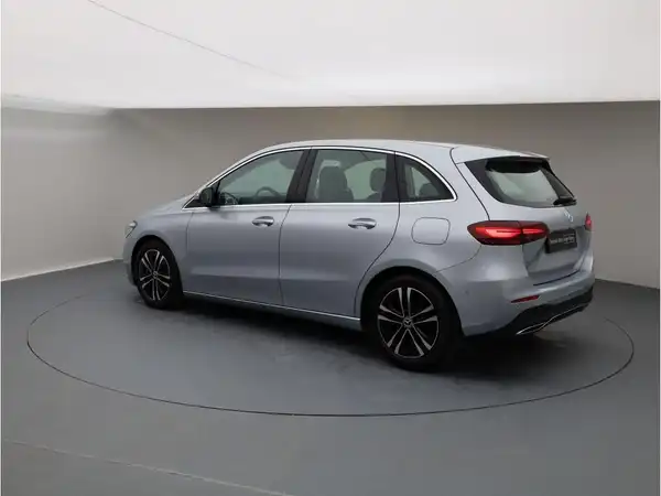 MERCEDES-BENZ B 220 (4/23)
