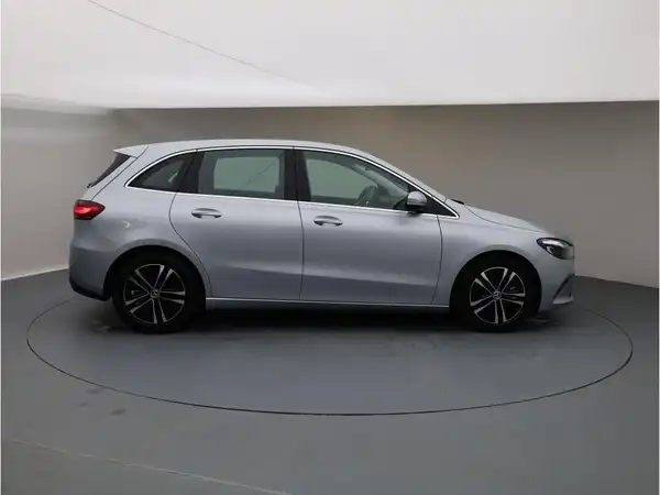 MERCEDES-BENZ B 220 (7/23)