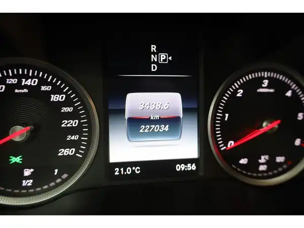 MERCEDES-BENZ C 220 (10/17)