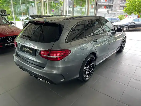 MERCEDES-BENZ C 400 (6/31)