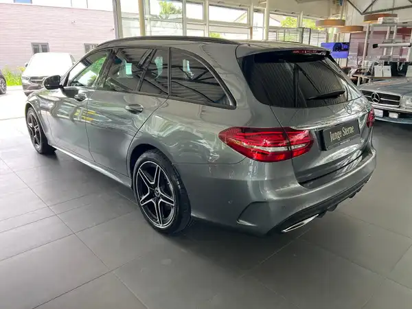 MERCEDES-BENZ C 400 (8/31)