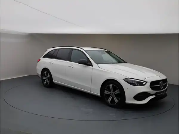 MERCEDES-BENZ C 220 d (8/24)