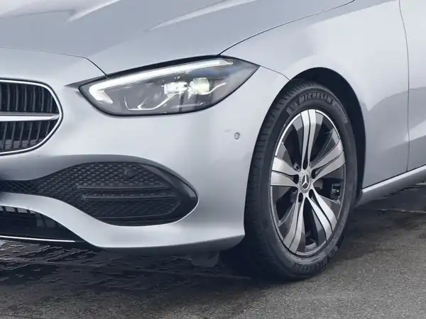 MERCEDES-BENZ C 180 (4/10)