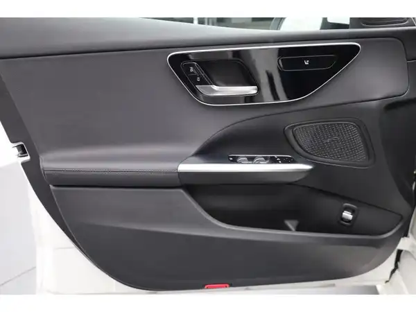 MERCEDES-BENZ C 200 d (9/25)