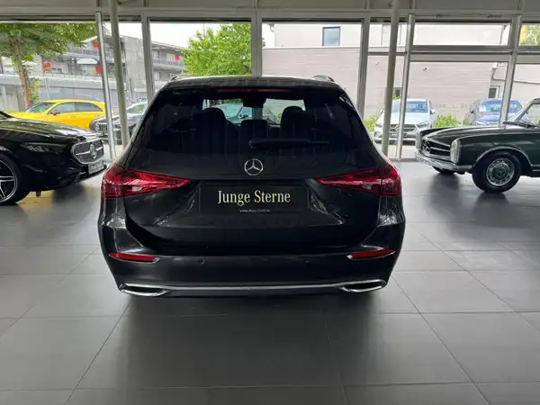 MERCEDES-BENZ C 180 (4/22)