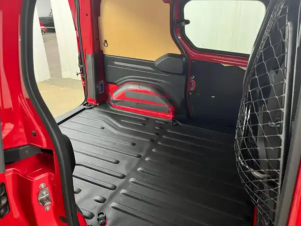 MERCEDES-BENZ CITAN 112 (19/26)