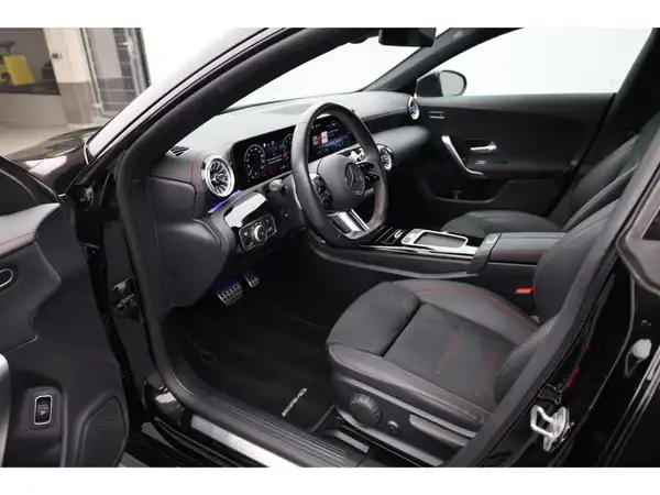 MERCEDES-BENZ CLA 180 (11/26)
