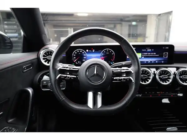 MERCEDES-BENZ CLA 180 (15/26)