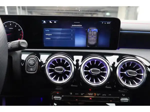 MERCEDES-BENZ CLA 180 (20/26)