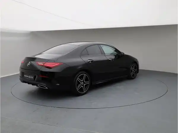 MERCEDES-BENZ CLA 180 (6/26)