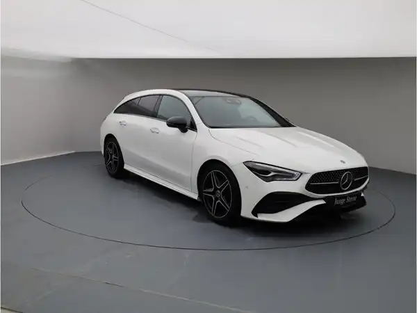 MERCEDES-BENZ CLA 200 (8/24)