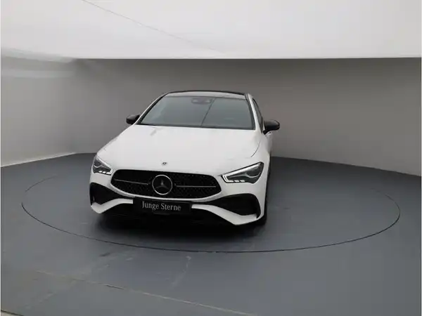 MERCEDES-BENZ CLA 200 (9/24)