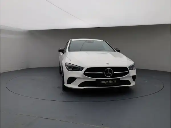 MERCEDES-BENZ CLA 180 (9/22)