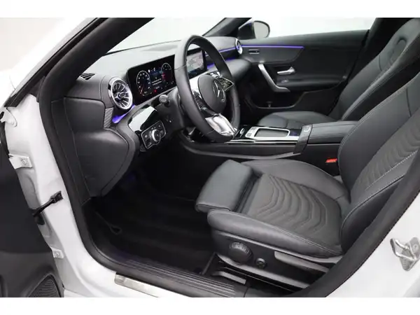 MERCEDES-BENZ CLA 180 (11/11)