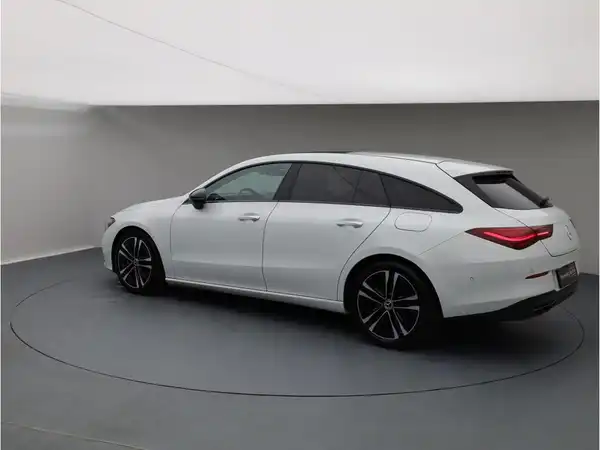 MERCEDES-BENZ CLA 180 (4/11)