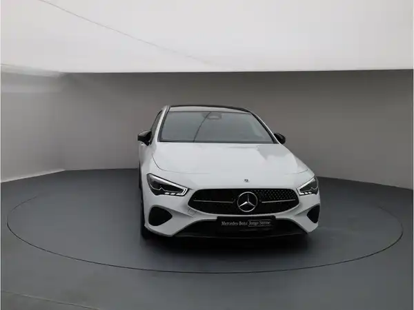 MERCEDES-BENZ CLA 180 (9/11)