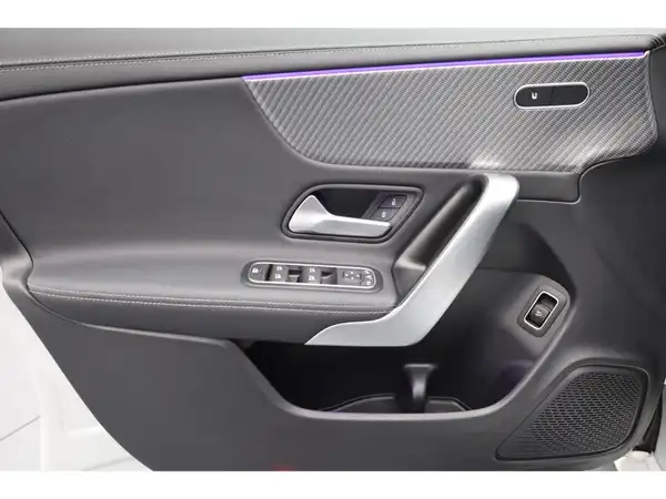MERCEDES-BENZ CLA 180 (10/11)