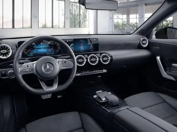 MERCEDES-BENZ CLA 220 (7/11)