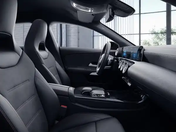MERCEDES-BENZ CLA 220 (8/11)