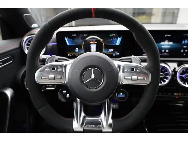 MERCEDES-BENZ AMG CLA 45 (16/28)
